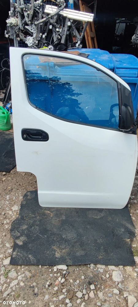 NISSAN NV200 DRZWI PRZEDNIE PRAWE