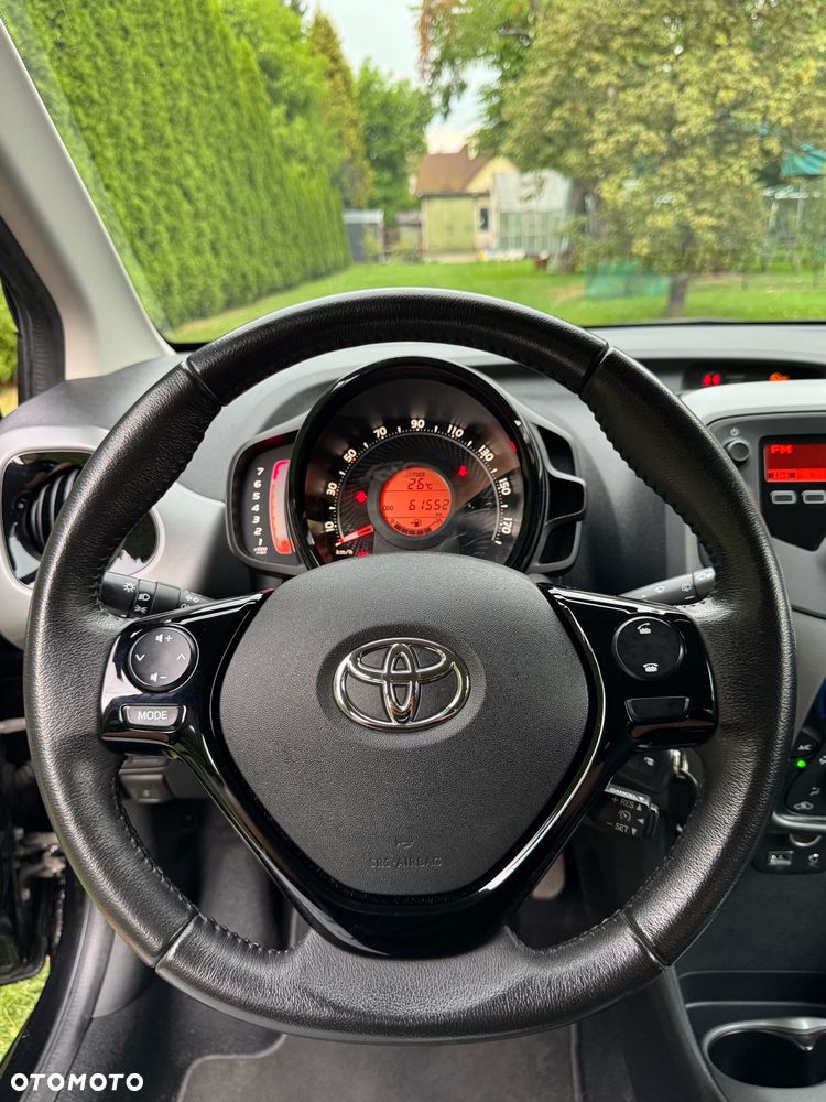 Toyota Aygo x-play - 16