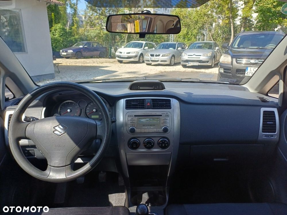 Suzuki Liana - 10