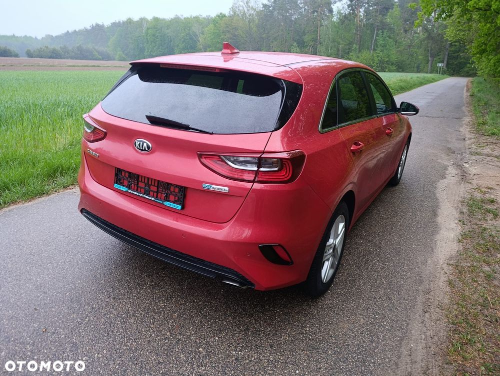Kia Ceed 1.6 CRDi (48V Mild-Hybrid) Platinum - 10
