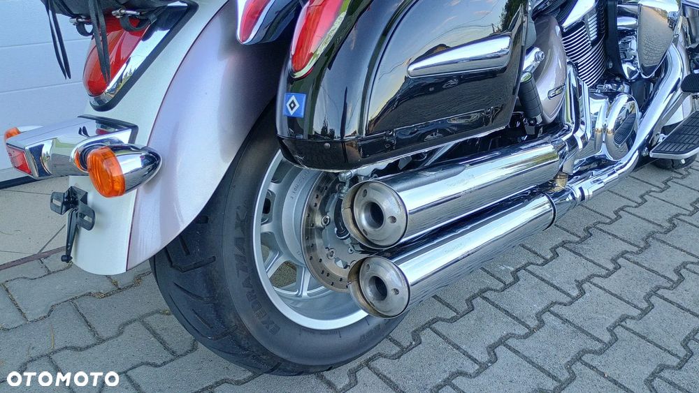 Suzuki Intruder - 35