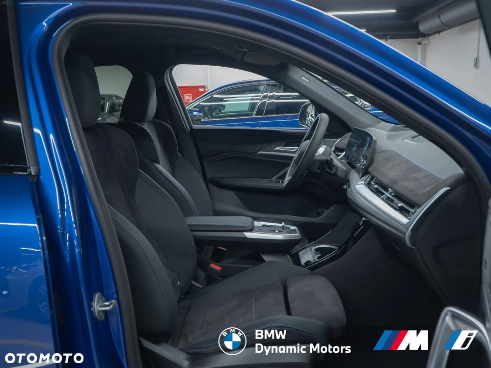 BMW iX2 eDrive20 - 24