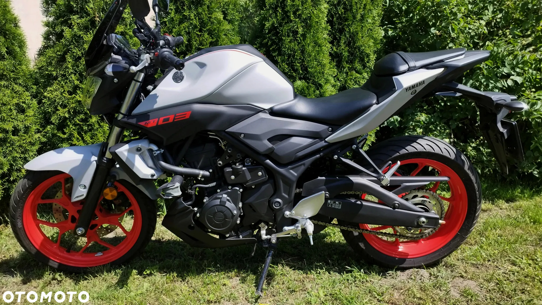 Yamaha MT - 8