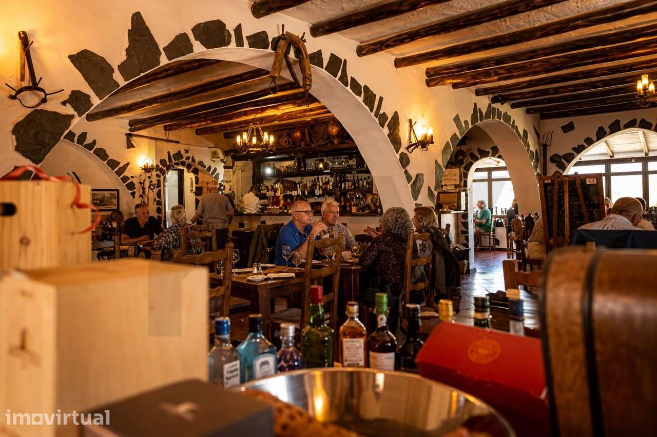 Restaurante de destino no Algarve com reputação consolidada. - Grande imagem: 4/23