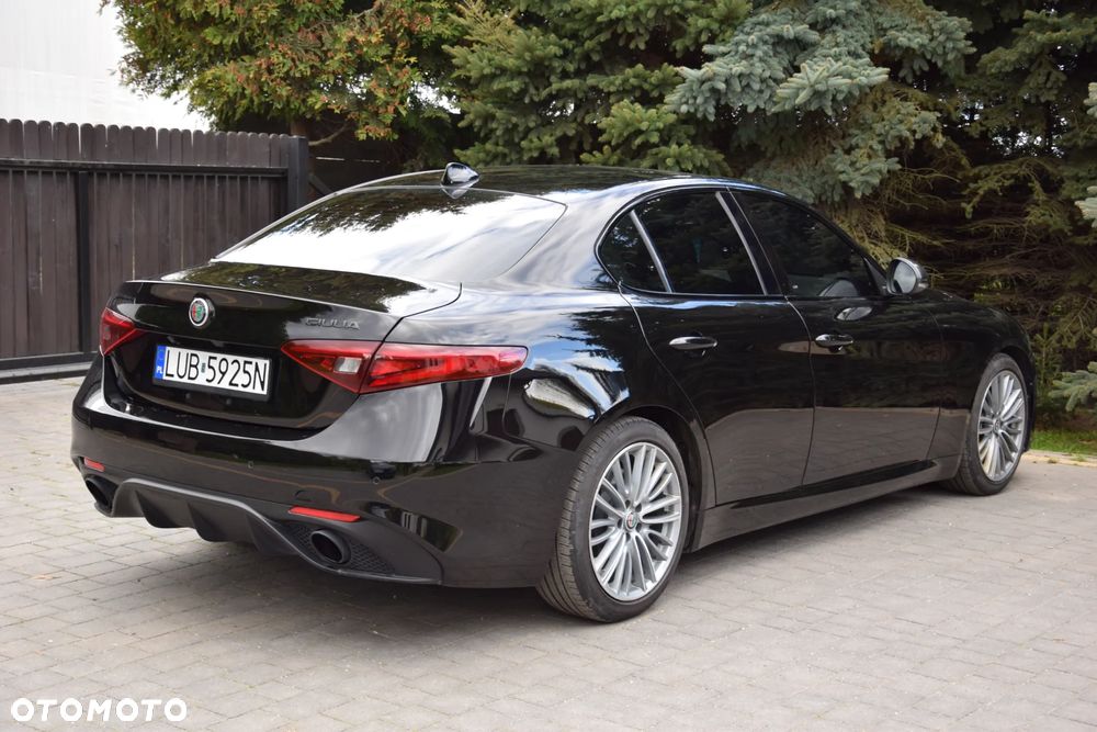 Alfa Romeo Giulia 2.0 Turbo 16V AT8 Veloce - 6
