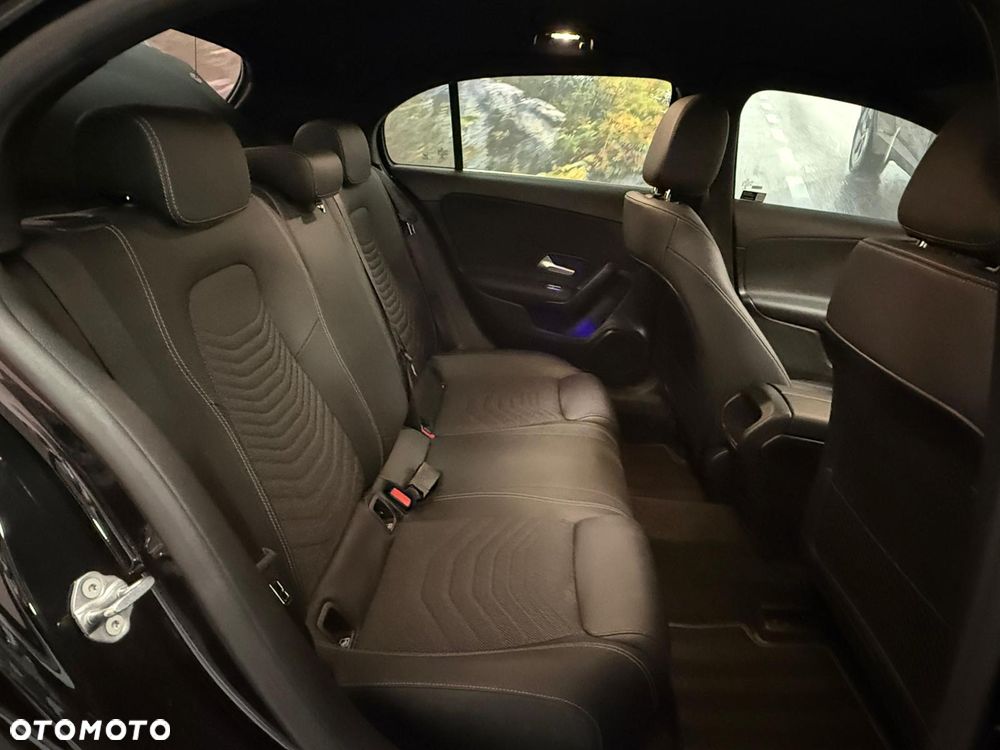 Mercedes-Benz Klasa A 200 Edycja specjalna 7G-DCT - 24