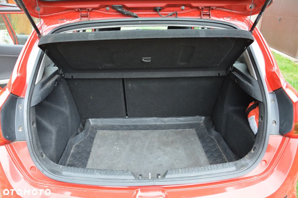 Kia Ceed - 11