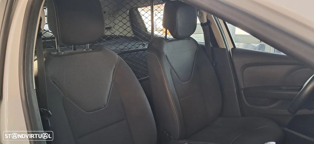 Renault CLIO VAN - 6