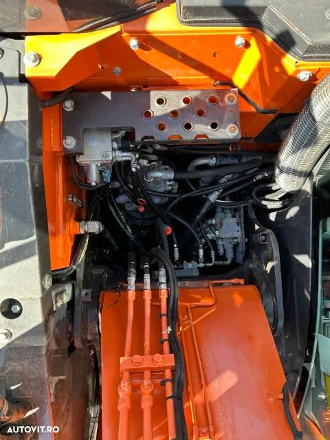 Hitachi ZX135US-6 - 12