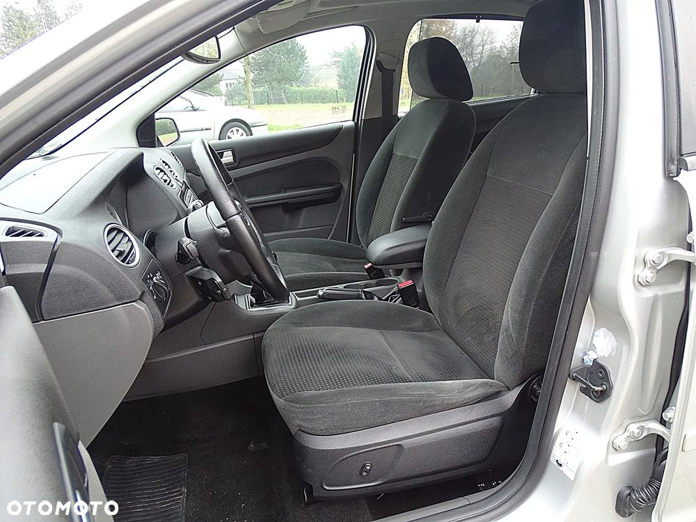 Ford Focus 1.8 FF Ghia - 5