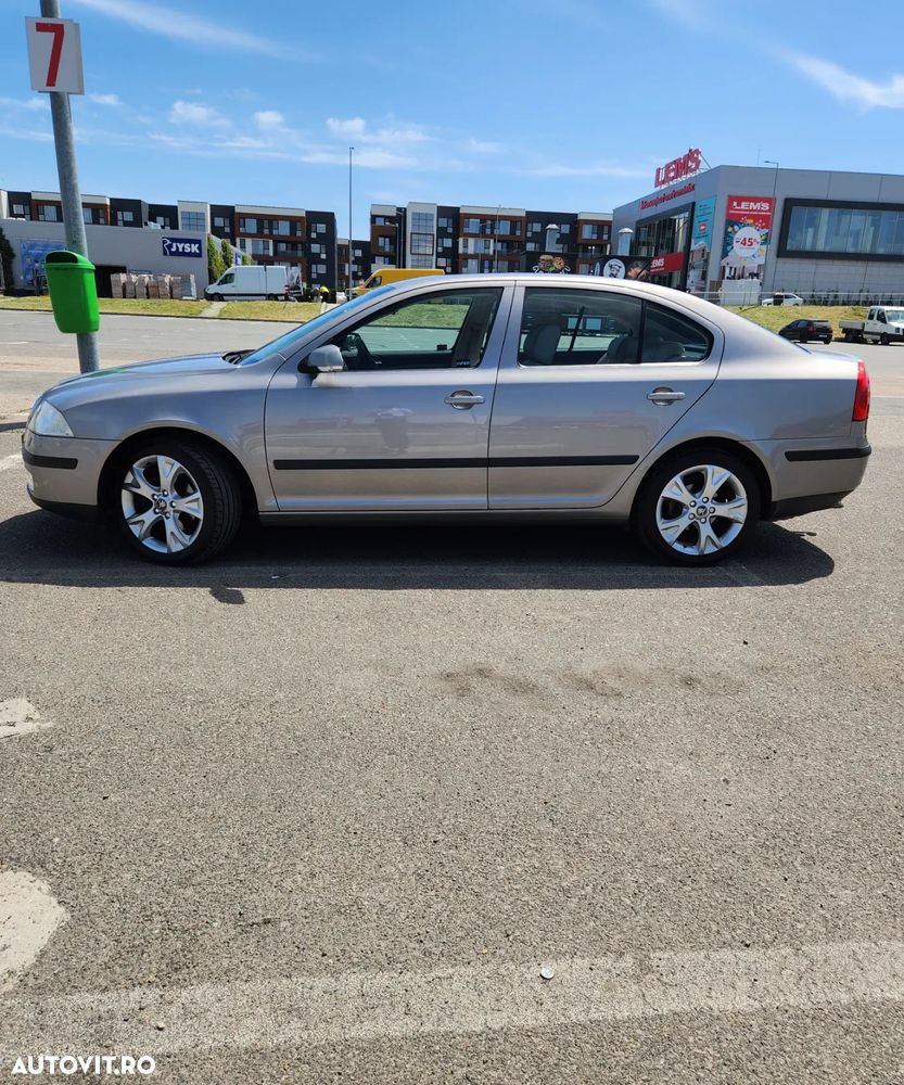Skoda Octavia 2.0 TDI DPF DSG Ambition - 9