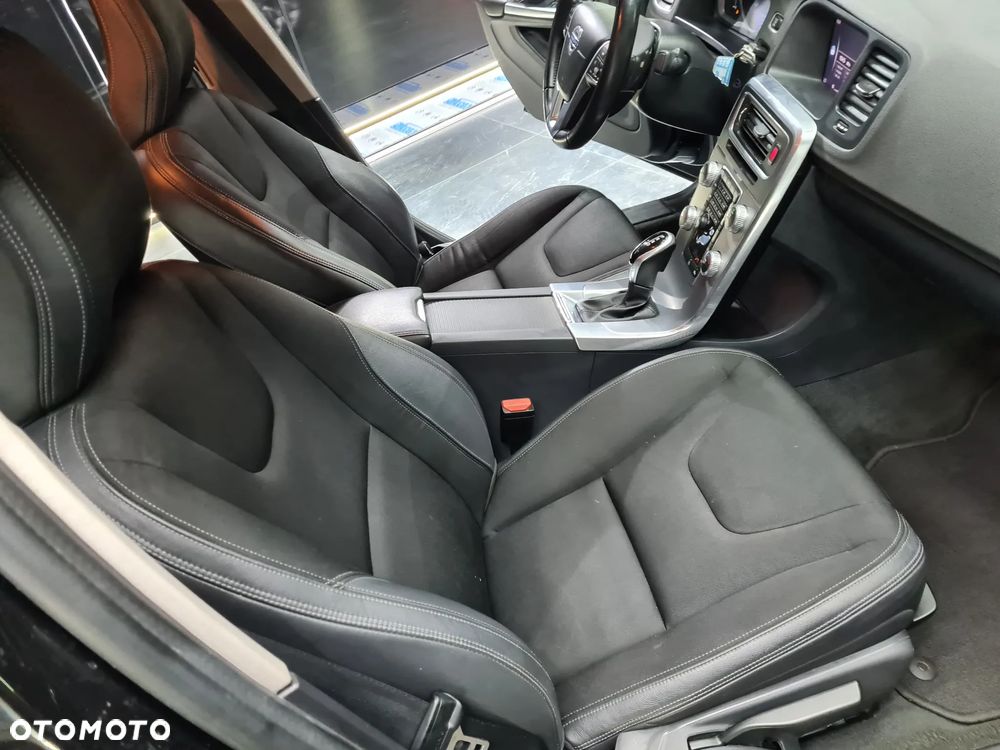 Volvo S60 Cross Country D3 Geartronic Pro - 17