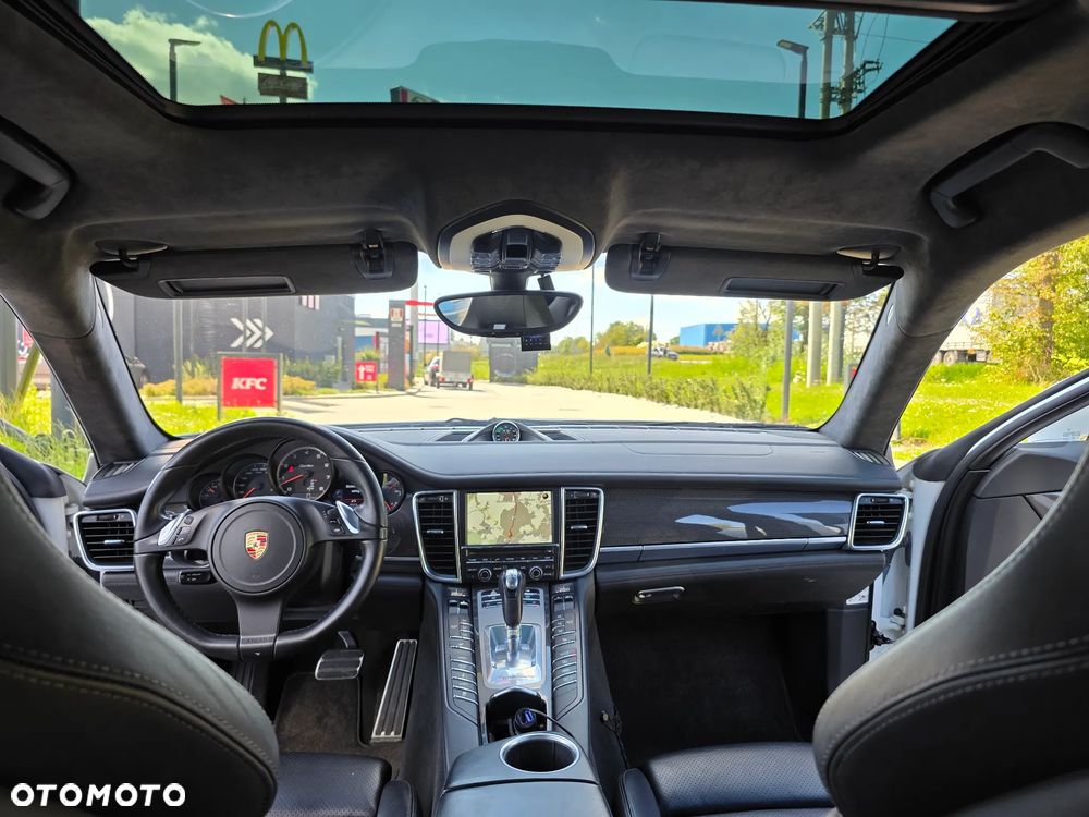 Porsche Panamera Turbo - 26