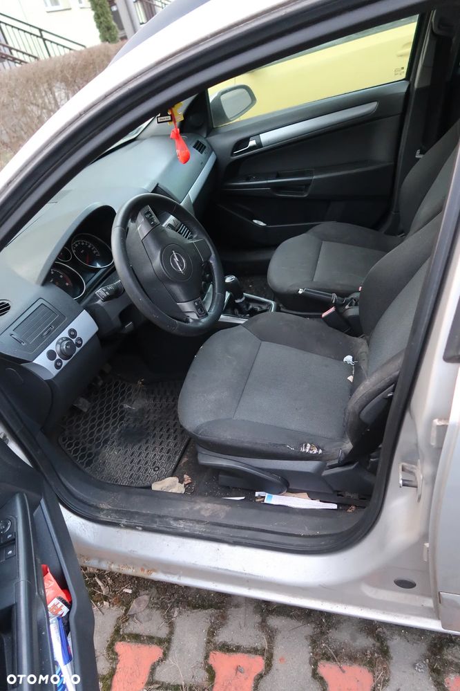Opel Astra 1.9 CDTI Essentia - 5