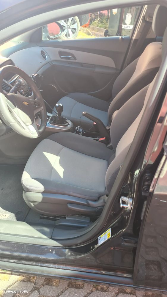 Chevrolet Cruze 1.6 LS - 8