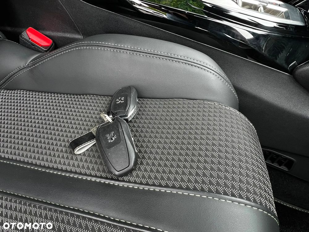 Peugeot 208 Elektromotor 136 GT Pack - 18
