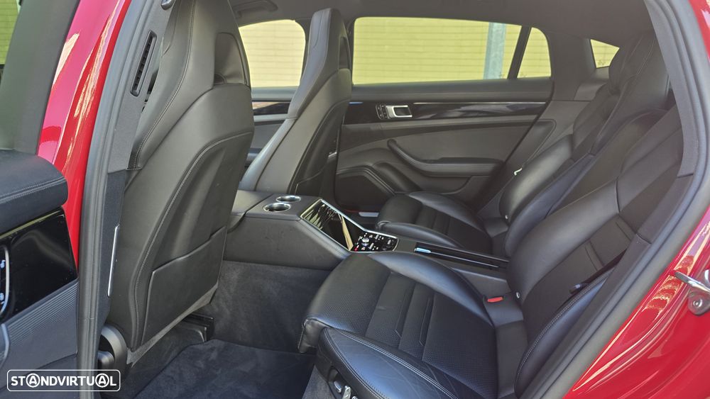 Porsche Panamera 4 E-Hybrid Executive - 17