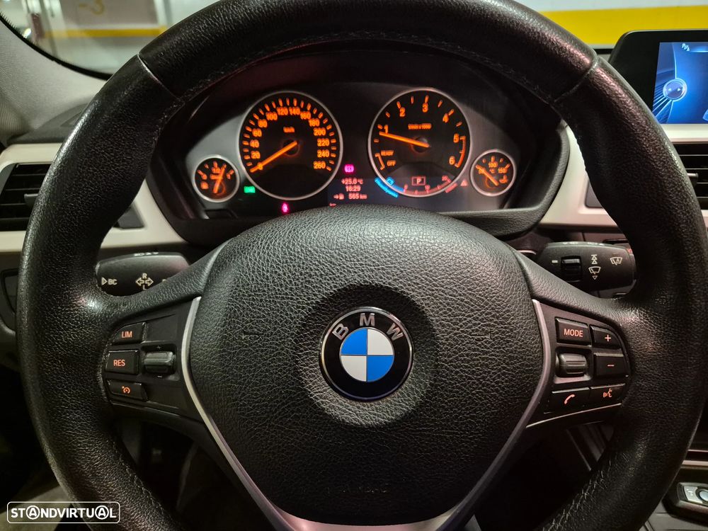 BMW 318 d Touring Auto Line Sport - 27