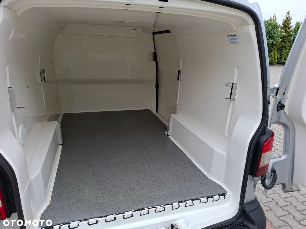 Volkswagen Transporter - 23