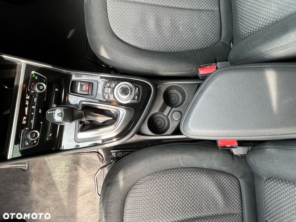 BMW Seria 2 218d Sport-Aut Advantage - 21