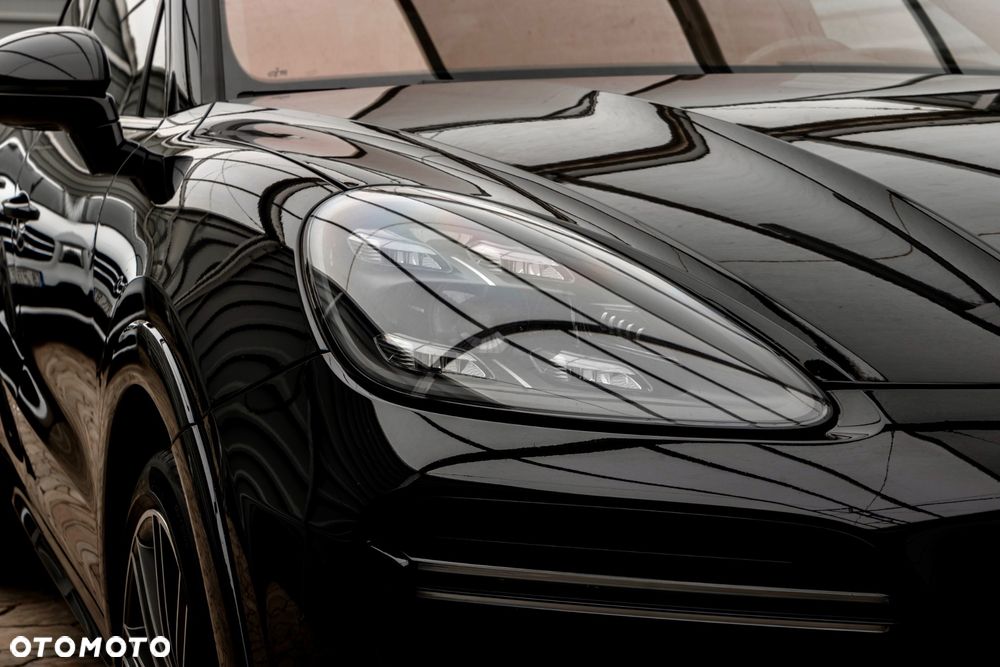 Porsche Cayenne Turbo - 8