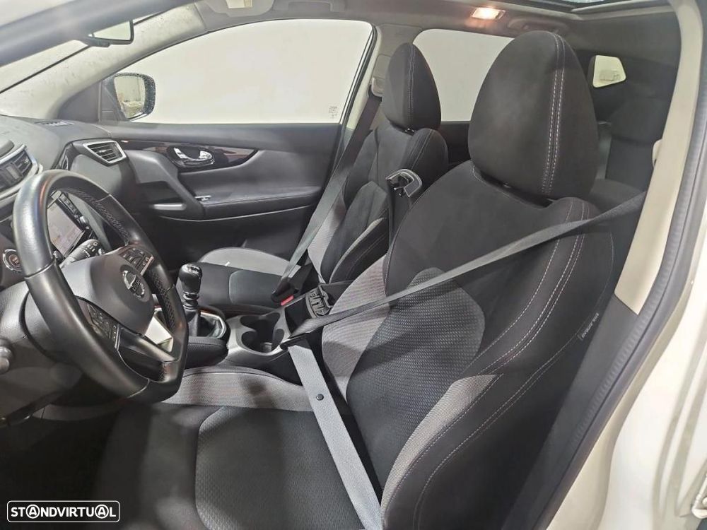 Nissan Qashqai 1.5 dCi N-Connecta J18 - 4