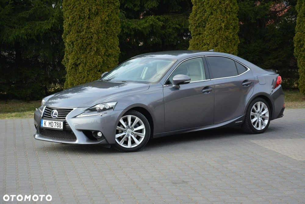 Lexus IS Luxury Line - 3