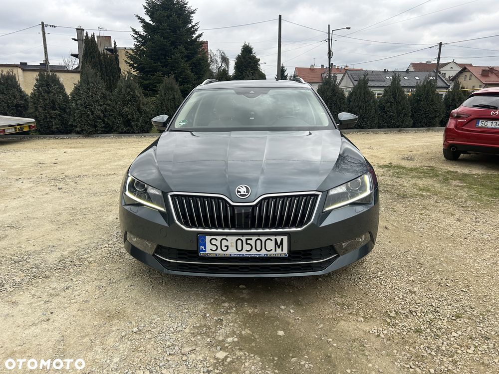 Skoda Superb 2.0 TDI DSG Premium Edition - 9