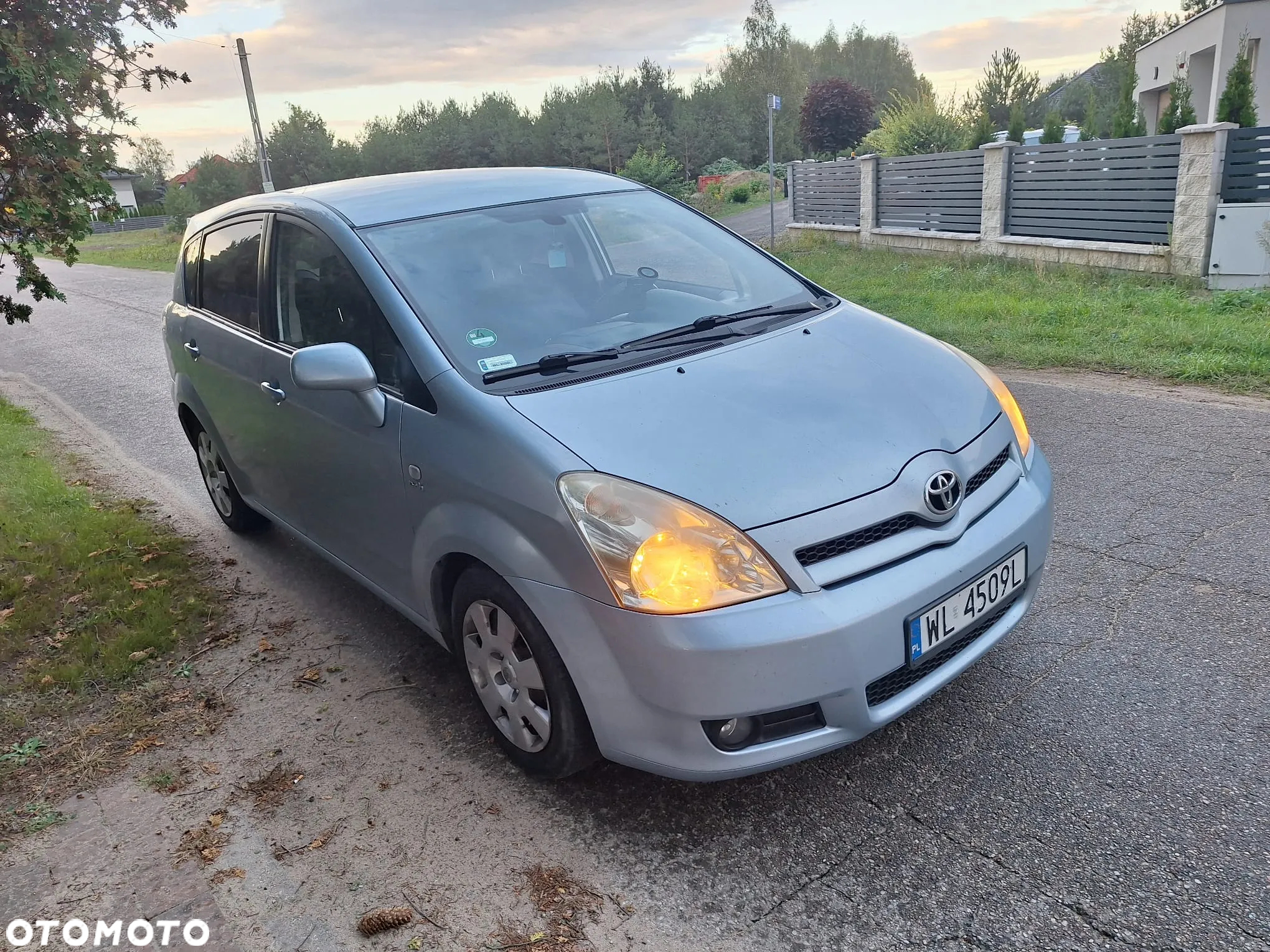 Toyota Corolla Verso 2.0 D-4D Luna - 2