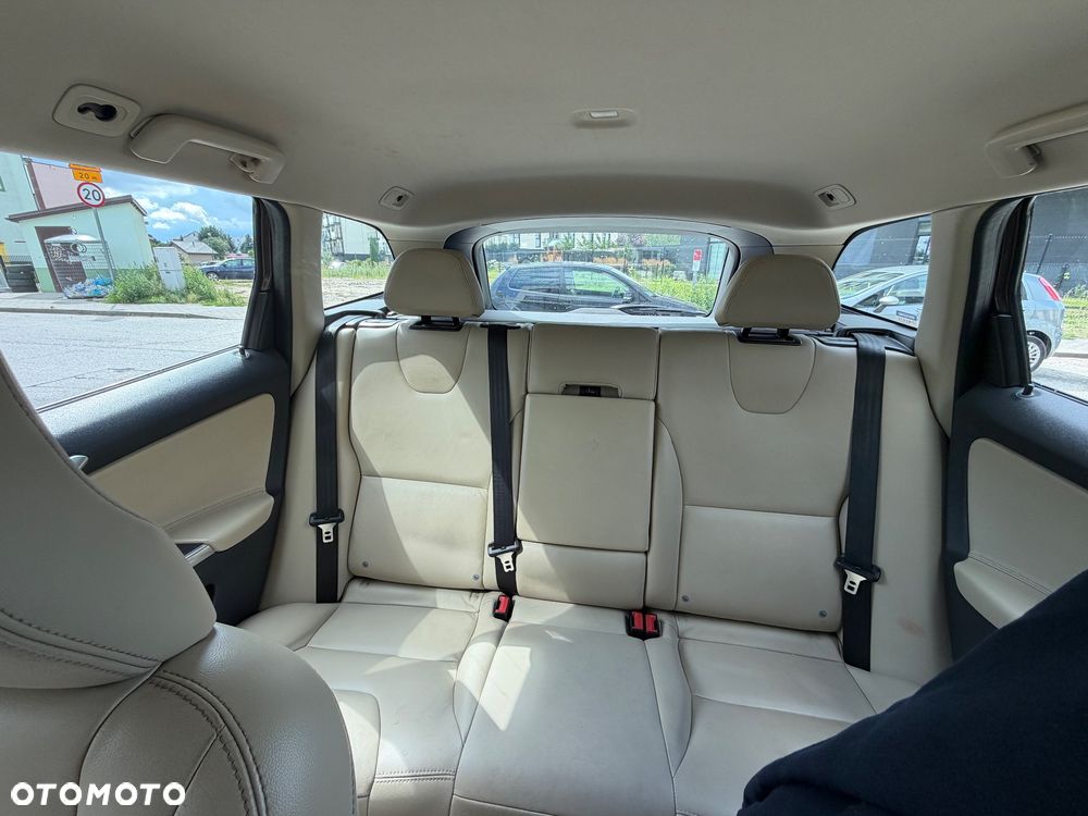 Volvo XC 60 D4 AWD Summum - 2