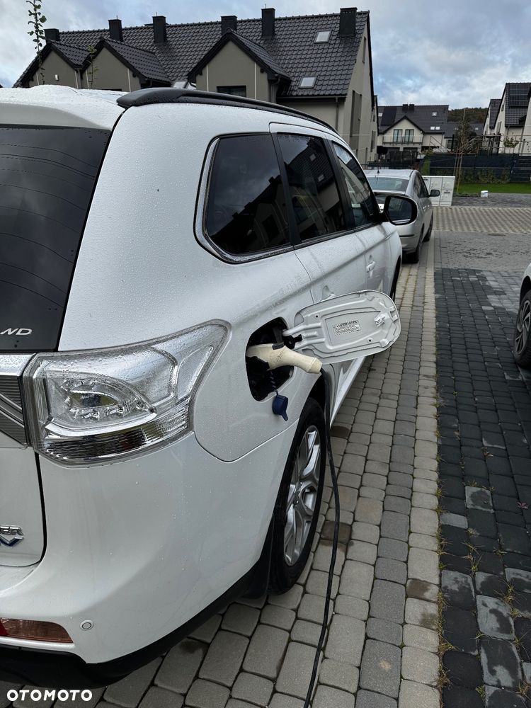 Mitsubishi Outlander PHEV Instyle NAVI + - 6