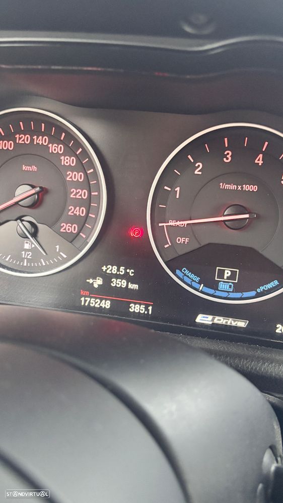 BMW 214 Active Tourer - 12