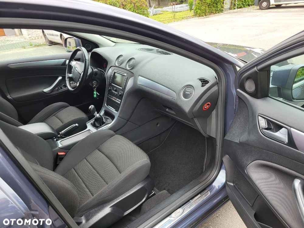 Ford Mondeo - 10