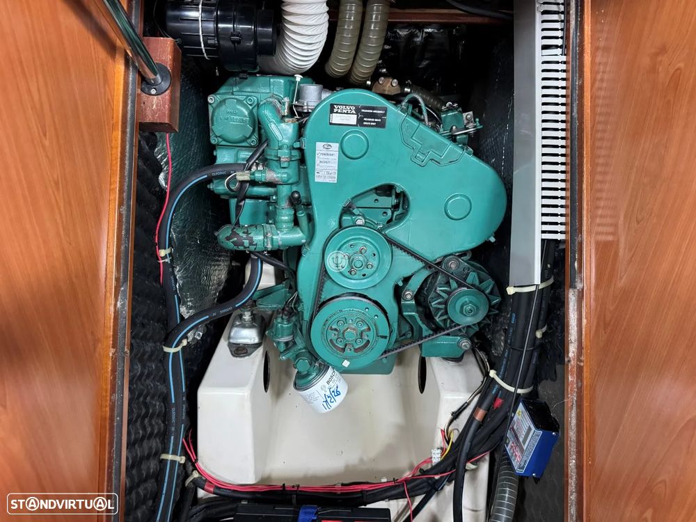 Beneteau Oceanis 381 Clipper - 24