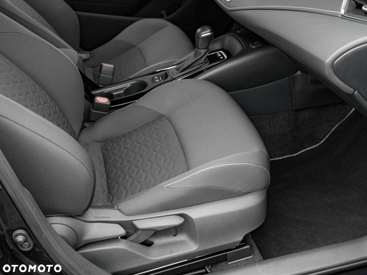 Toyota Corolla 1.8 Hybrid GPF Comfort - 33