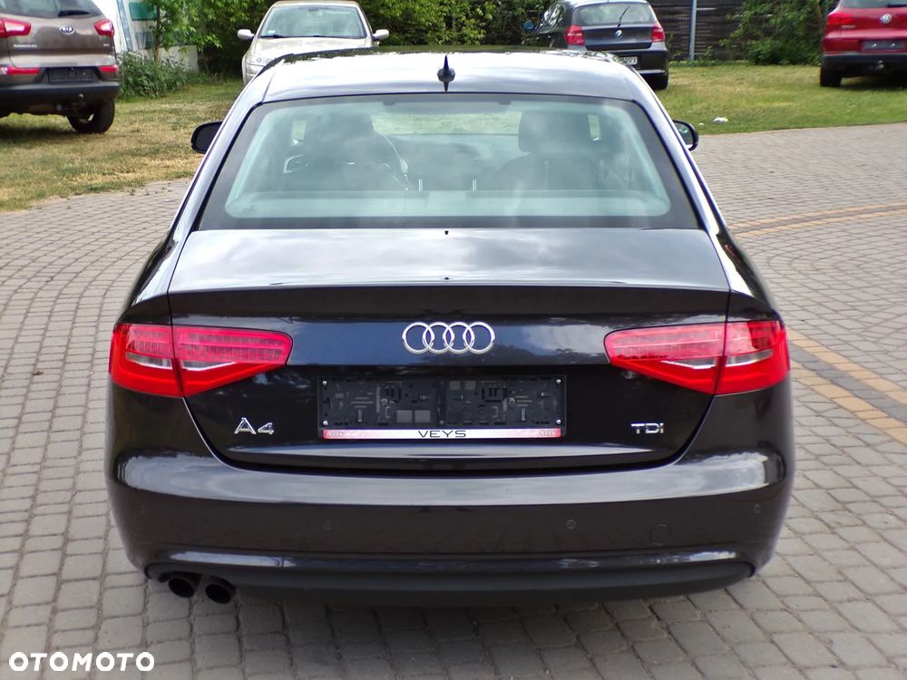 Audi A4 Limousine 2.0 TDI DPF Ambiente - 9