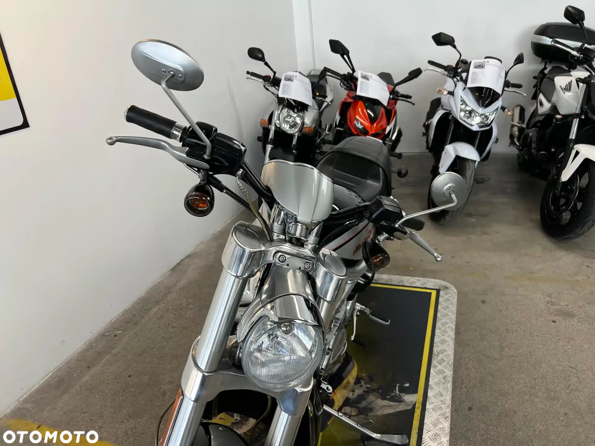 Harley-Davidson V-Rod Street Rod - 28