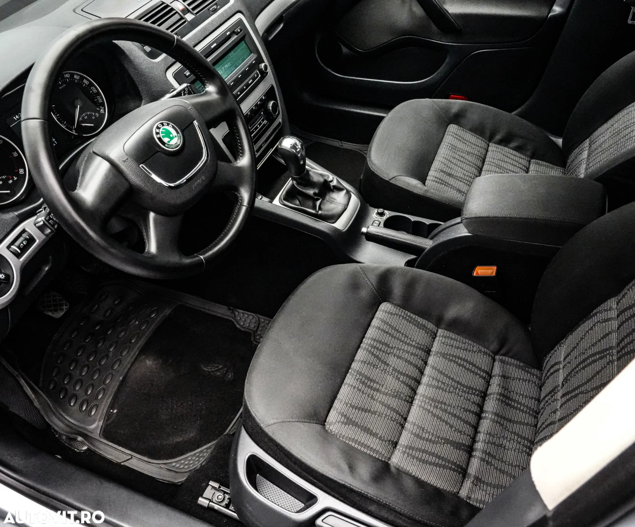 Skoda Octavia 1.4 TSI Bussiness - 9