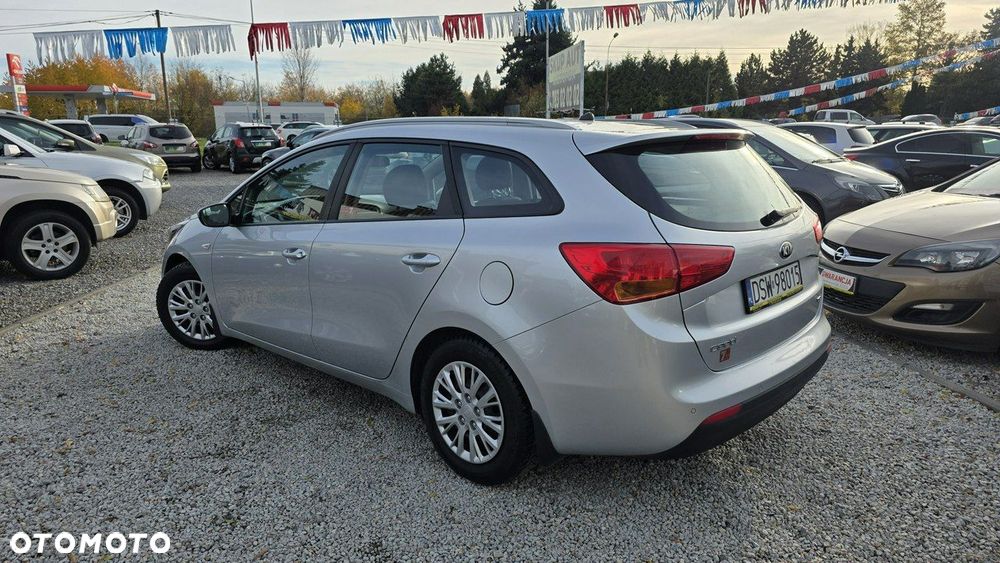 Kia Ceed - 14