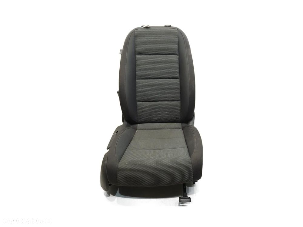 FOTEL PRAWY PRZÓD VW GOLF VI 5D - 1