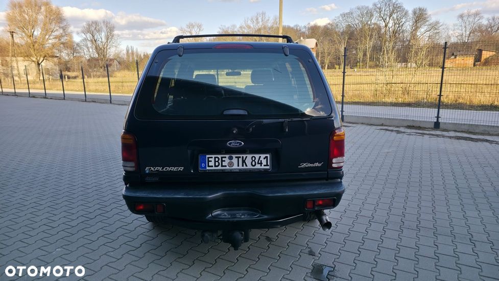Ford Explorer - 11