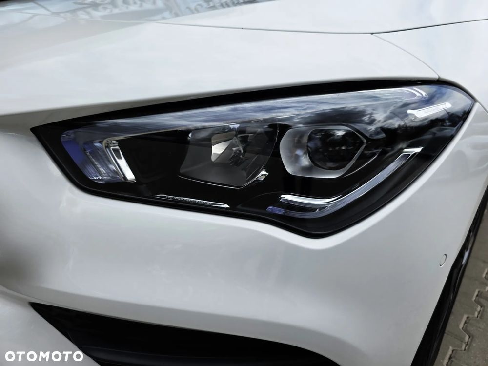 Mercedes-Benz CLA 250 e PHEV AMG Line 8G-DCT - 10