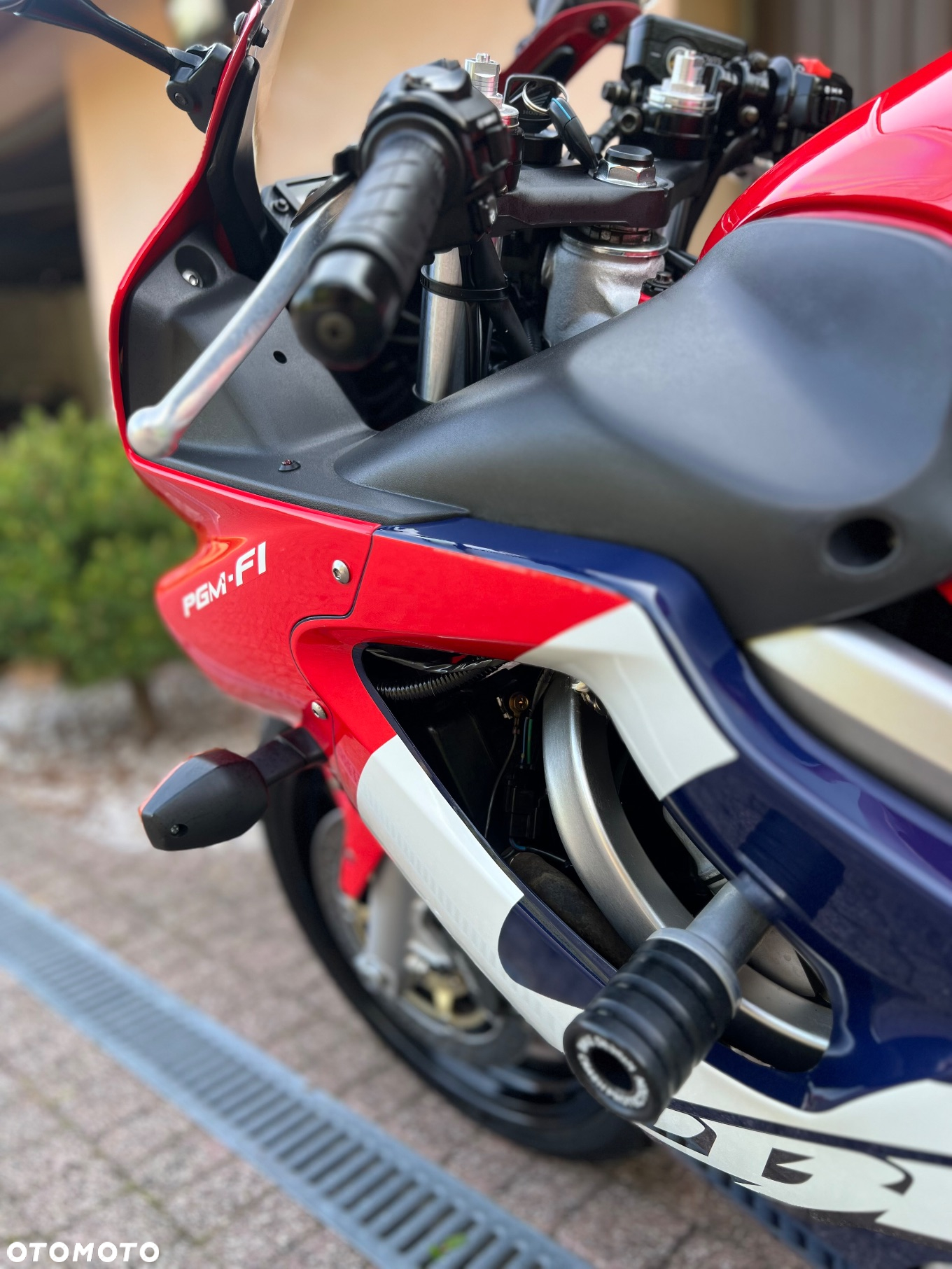 Honda CBR - 27