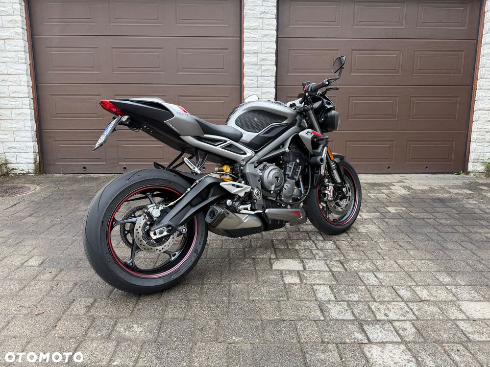 Triumph Street Triple - 4