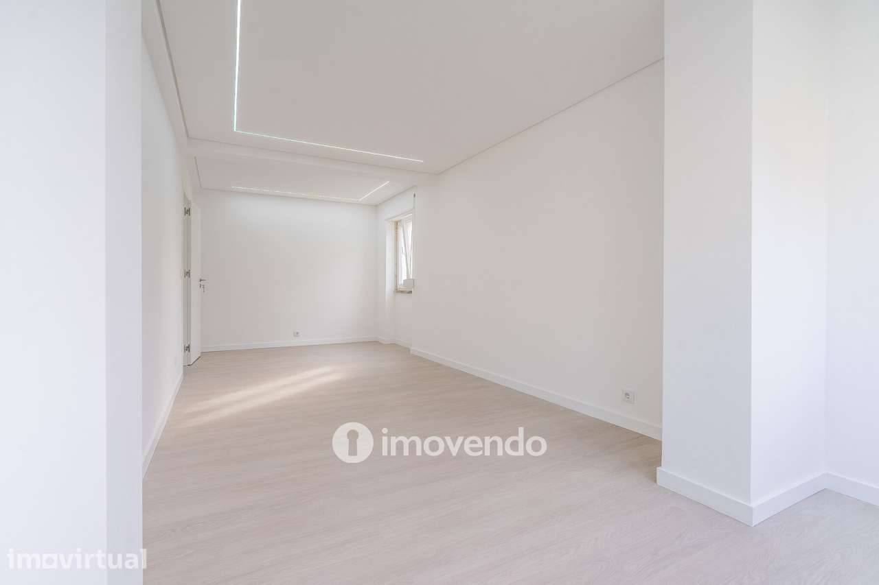 Apartamento T3 remodelado, com cozinha equipada, na Serra das Minas - Grande imagem: 4/43