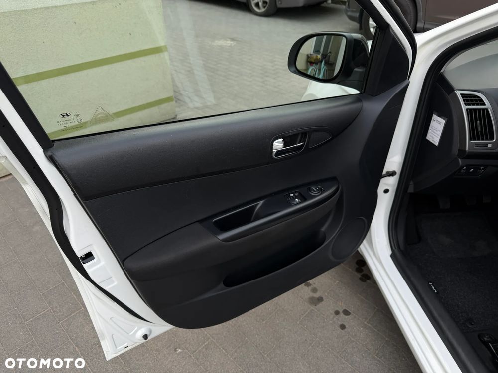 Hyundai i20 1.25 Wersja Jubileuszowa - 18