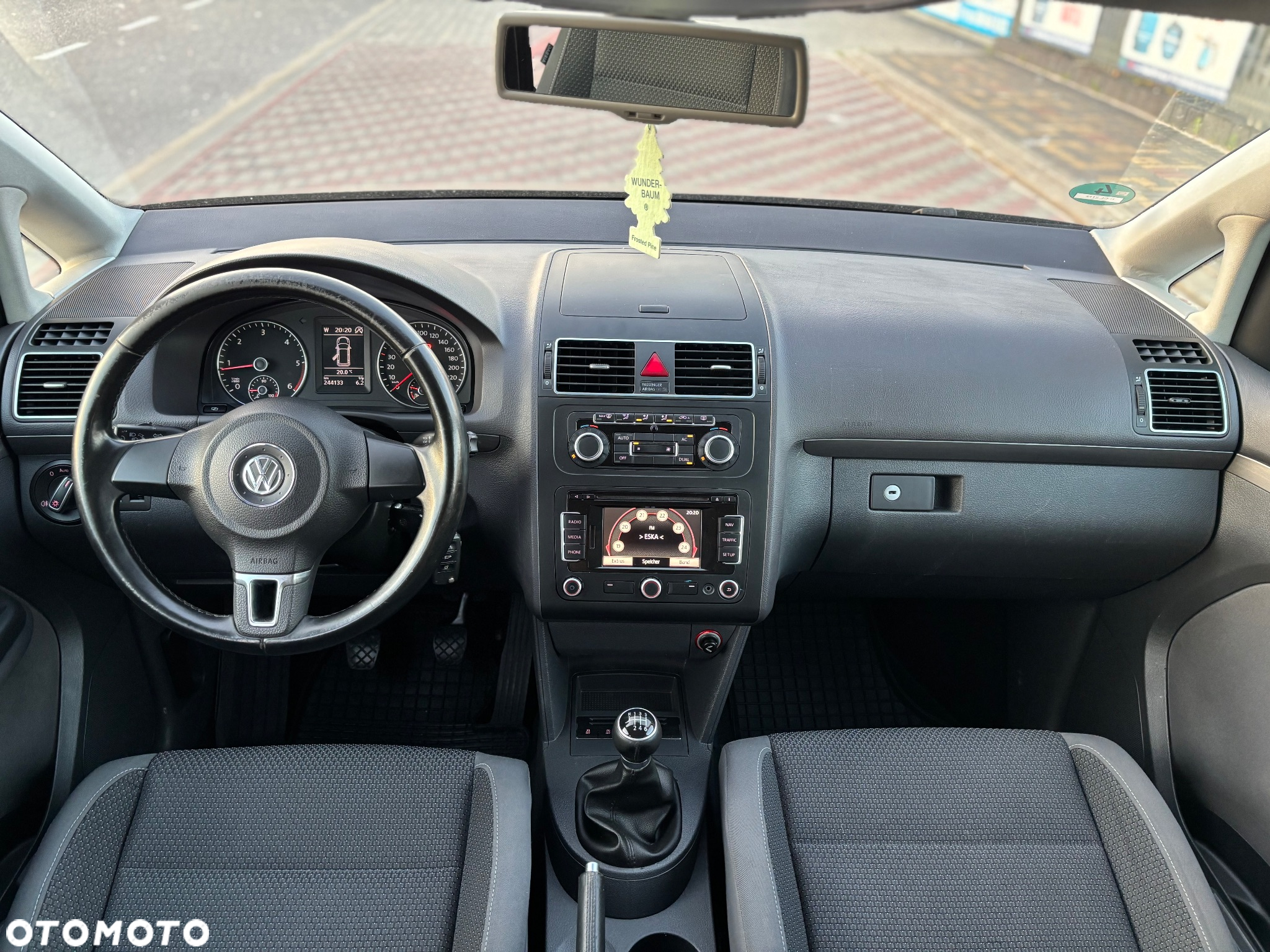 Volkswagen Touran - 13