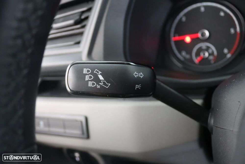 VW Transporter 2.0 TDI L.Business - 16