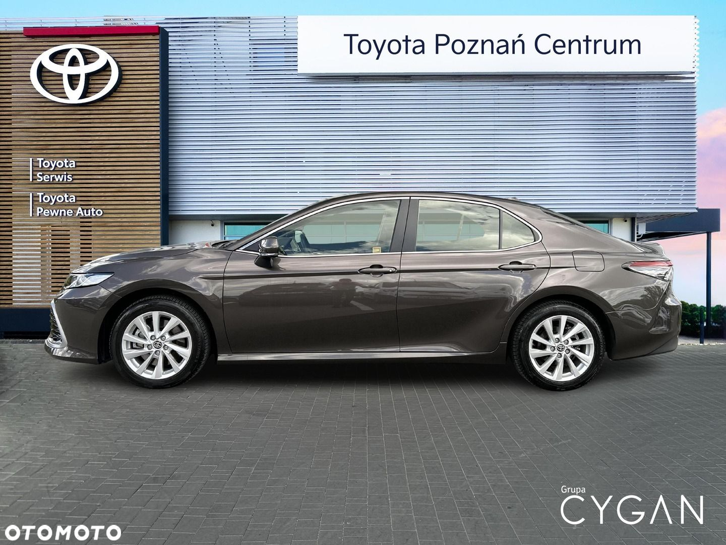 Toyota Camry - 2