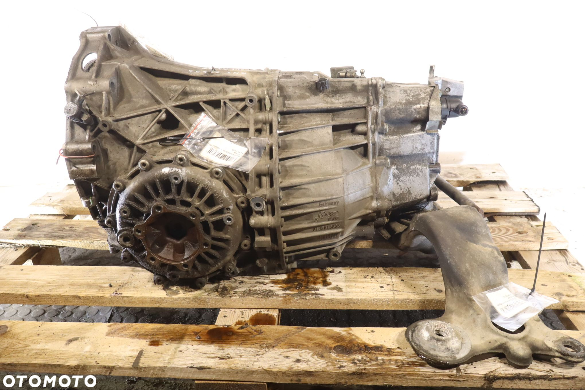 SKRZYNIA BIEGÓW AUTOMAT  AUDI A4 B6 2.5TDI - 3